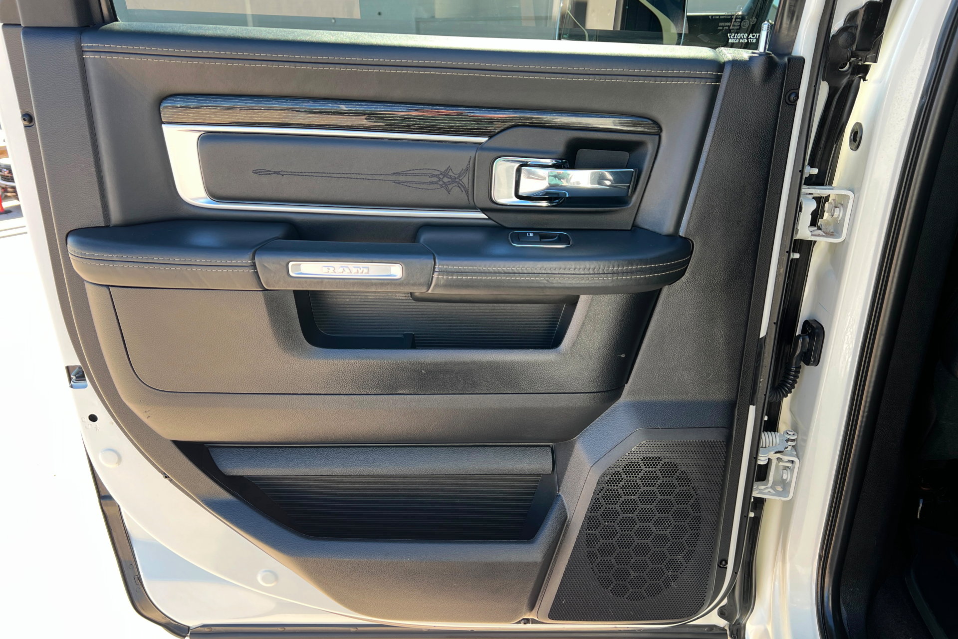 Used 2017 RAM 2500 Limited image 19