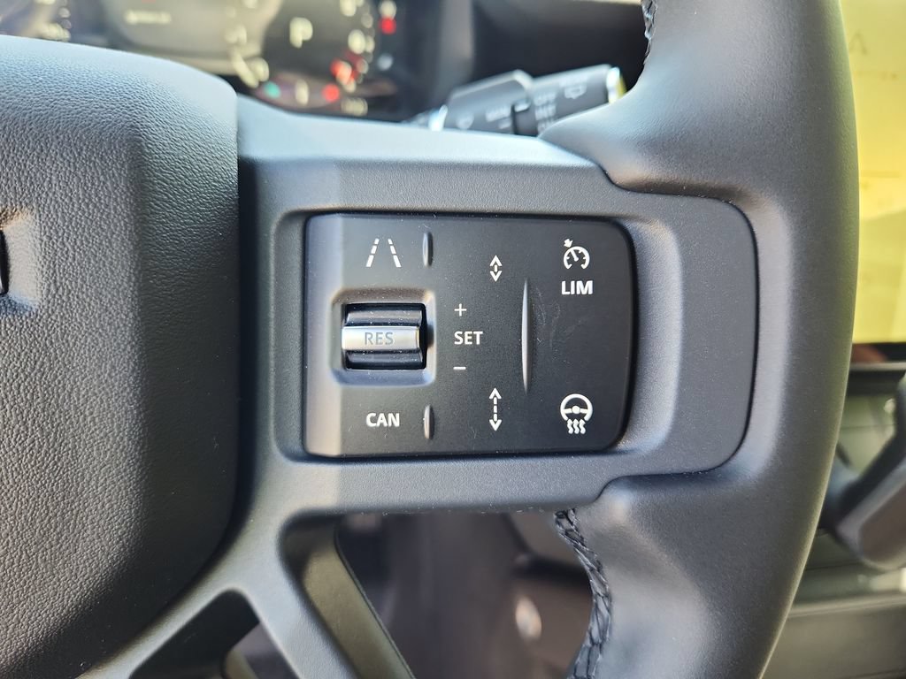 New 2026 Land Rover Defender 110 X-Dynamic SE AWD/4WD image 18