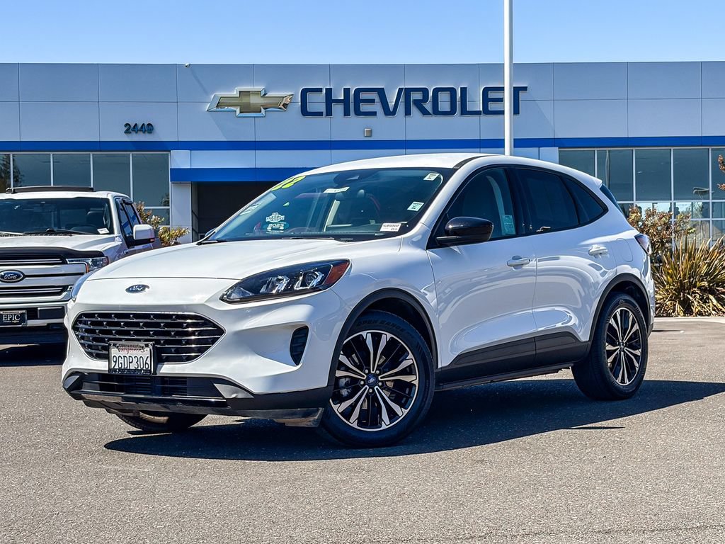 Used 2022 Ford Escape SE w/ SE Sport Appearance Package