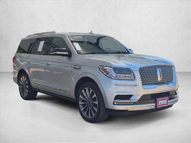 Used 2019 Lincoln Navigator Select AWD/4WD image 3