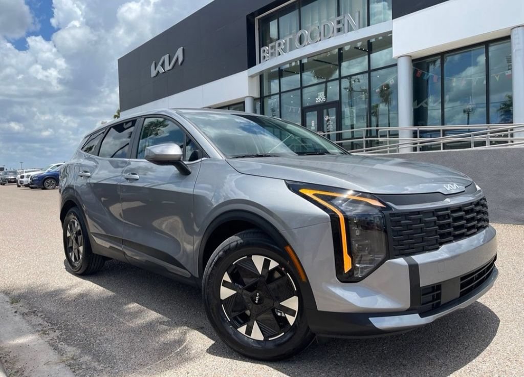 New 2026 Kia Sportage LX FWD image 1