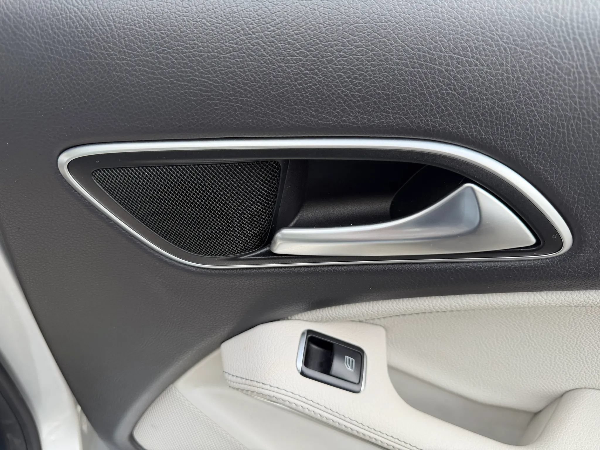 Used 2019 Mercedes-Benz CLA 250 4MATIC image 36
