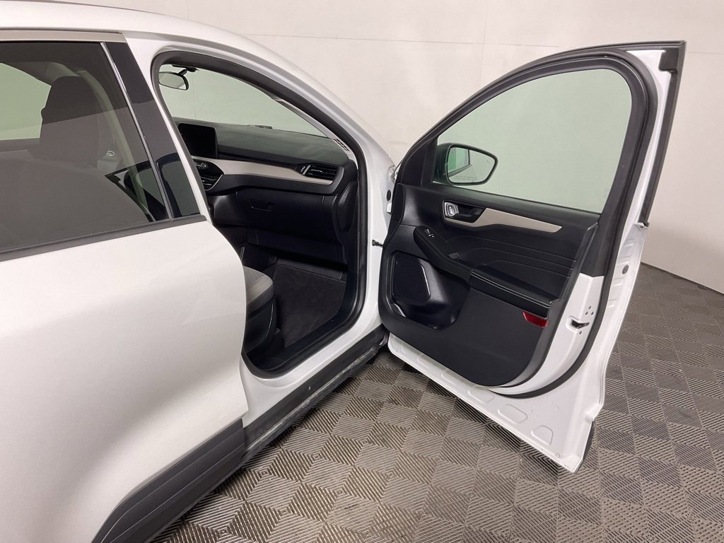 Used 2022 Ford Escape SE image 33