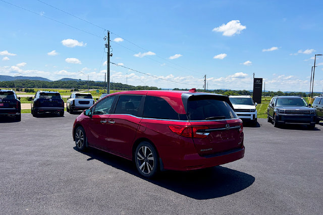 Used 2024 Honda Odyssey Touring image 5