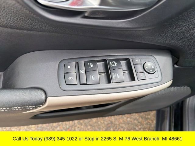 Used 2018 Jeep Cherokee Limited w/ Technology Group image 28