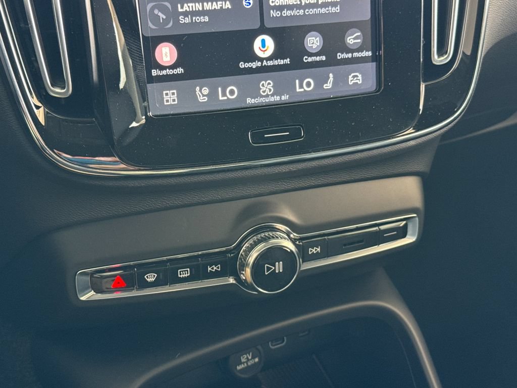 New 2026 Volvo XC40 B5 Core w/ Climate Package AWD/4WD image 20