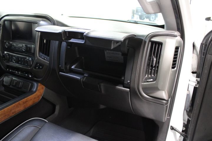 Used 2018 Chevrolet Silverado 1500 High Country AWD/4WD image 28