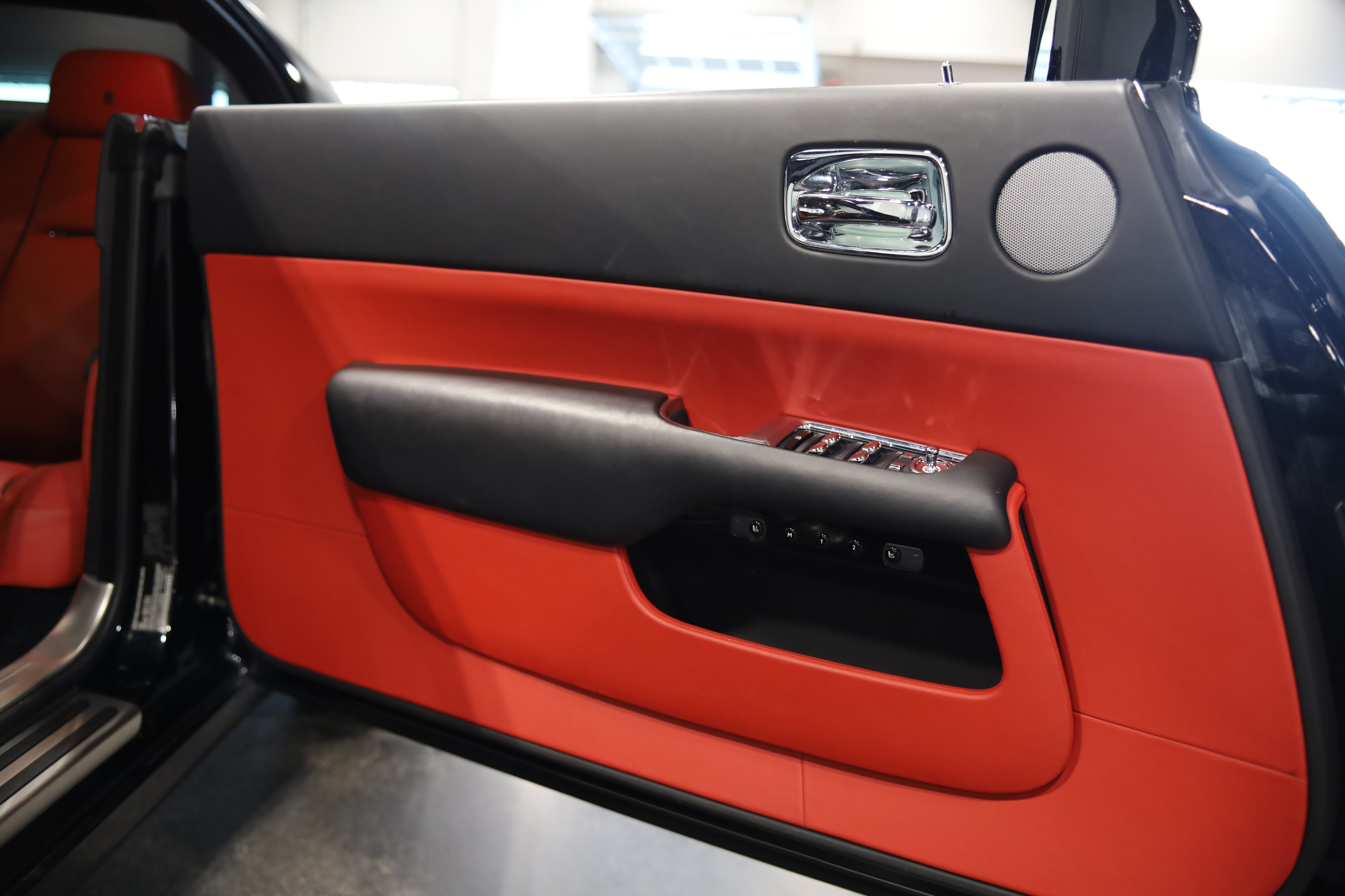 Used 2018 Rolls-Royce Wraith RWD image 11