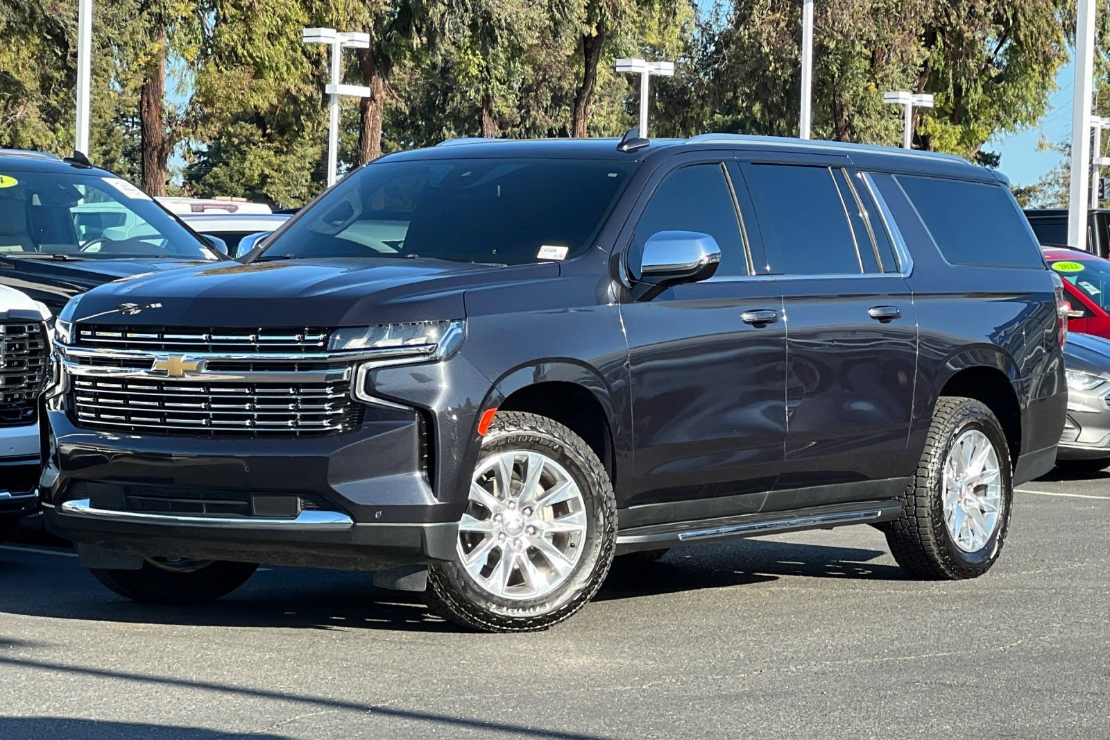 Used 2023 Chevrolet Suburban Premier AWD/4WD image 9