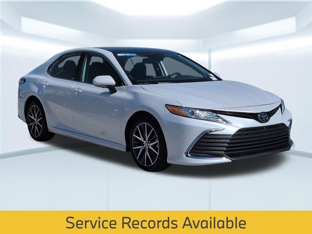Used 2024 Toyota Camry XLE w/ Navigation Package image 4