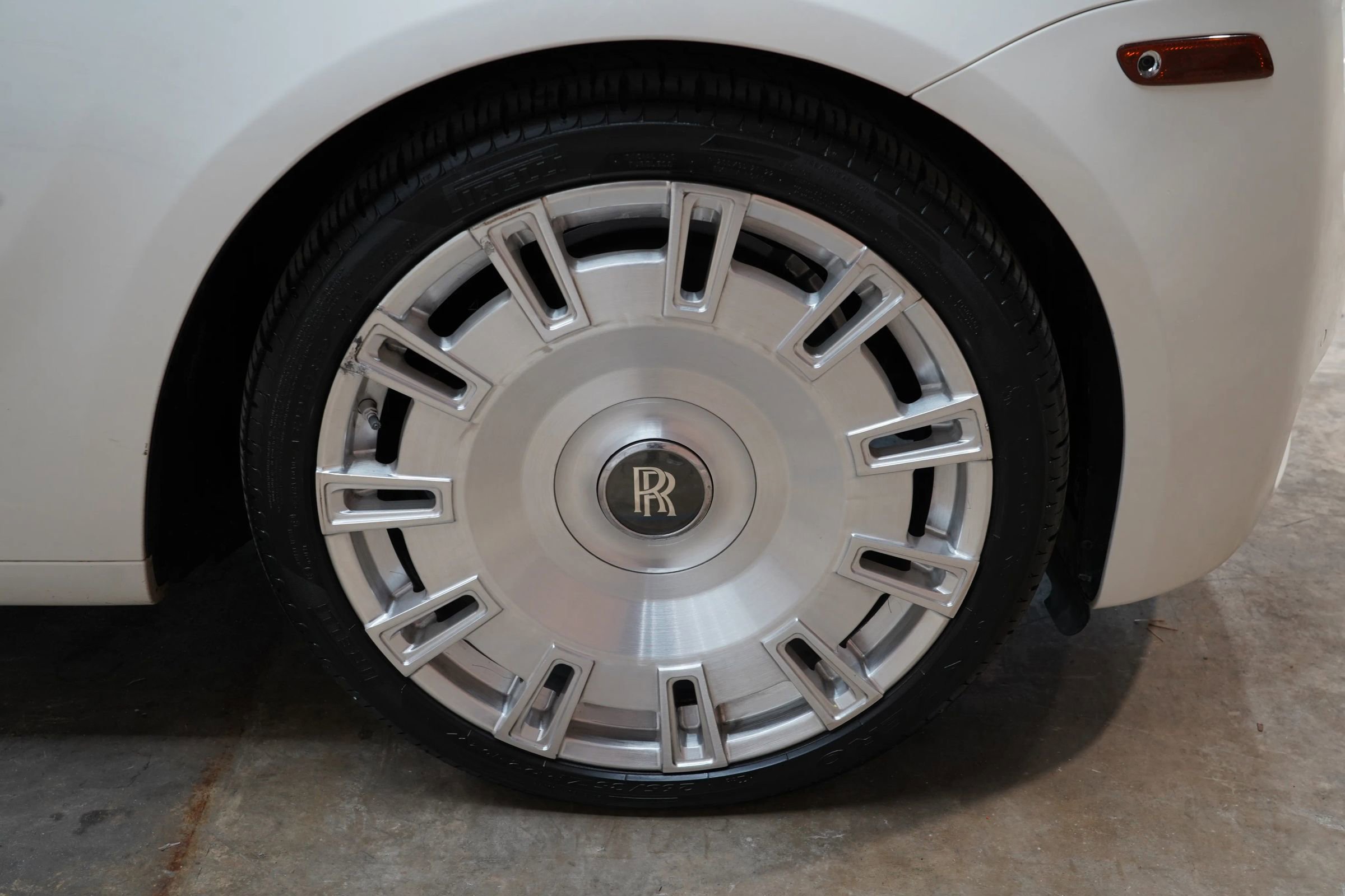 Used 2015 Rolls-Royce Ghost image 65