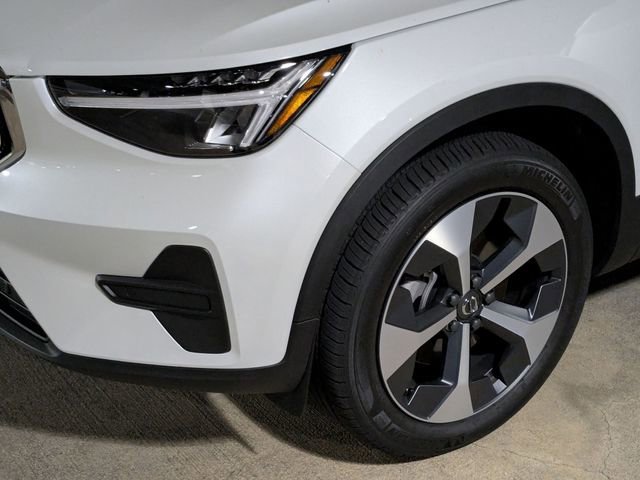 New 2025 Volvo XC40 B5 Core w/ Protection Package Premier image 9