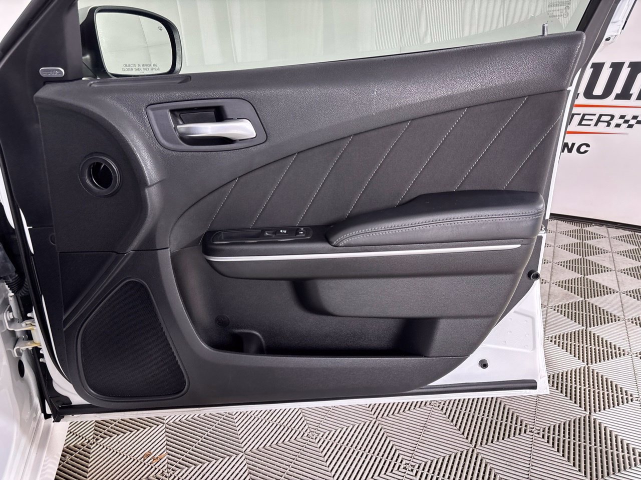 Used 2019 Dodge Charger Scat Pack RWD image 27