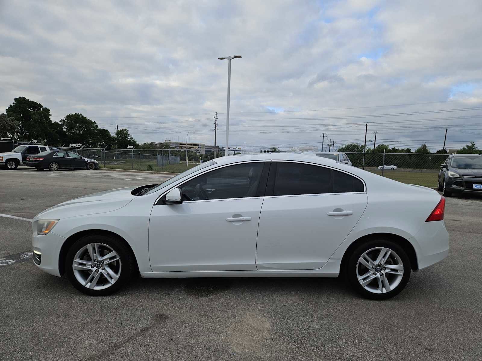 Used 2015 Volvo S60 T5 Premier image 4