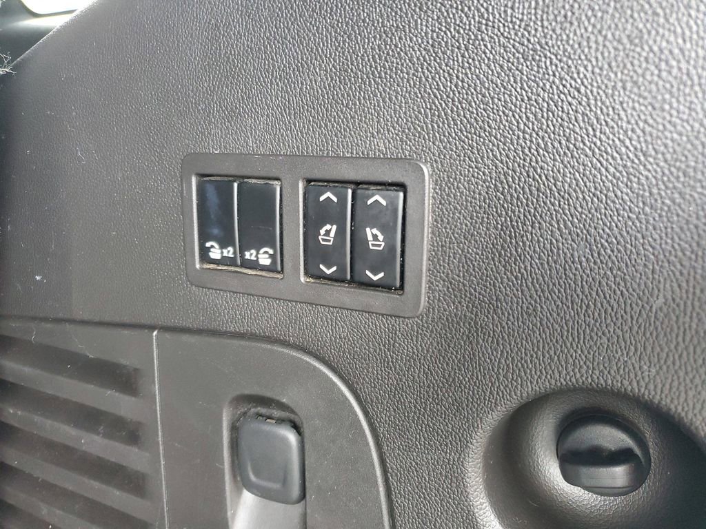 Used 2015 GMC Yukon Denali w/ Premium Package image 37