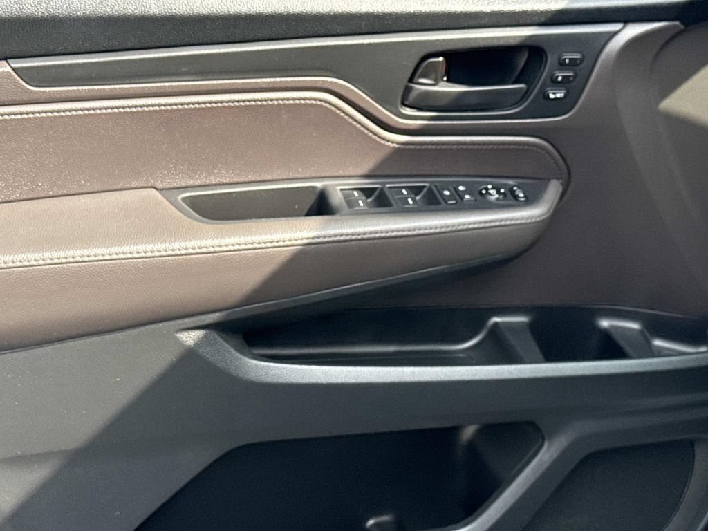 Used 2018 Honda Odyssey EX-L image 16