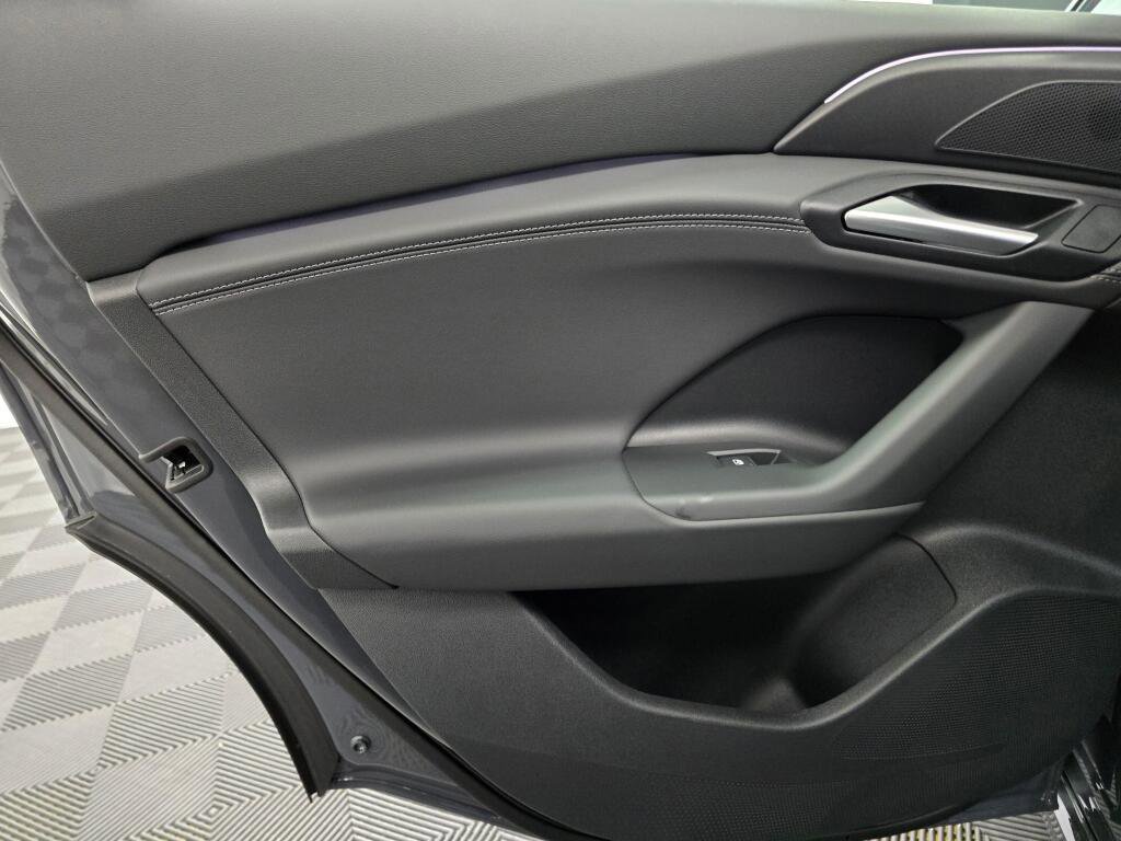 New 2025 Audi A6 e-tron Premium image 18