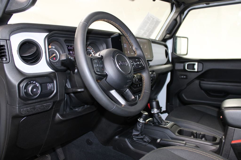 Used 2024 Jeep Wrangler Sport S image 17