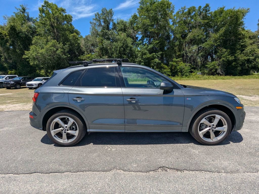Used 2020 Audi Q5 2.0T Titanium Premium Plus AWD/4WD image 2