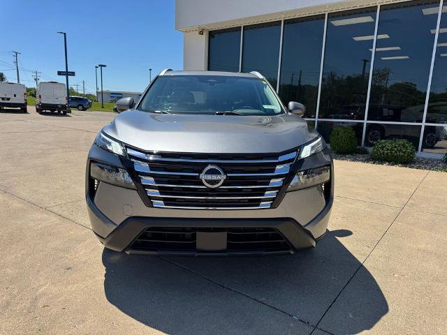 Used 2024 Nissan Rogue SV w/ SV Premium Package AWD/4WD image 2