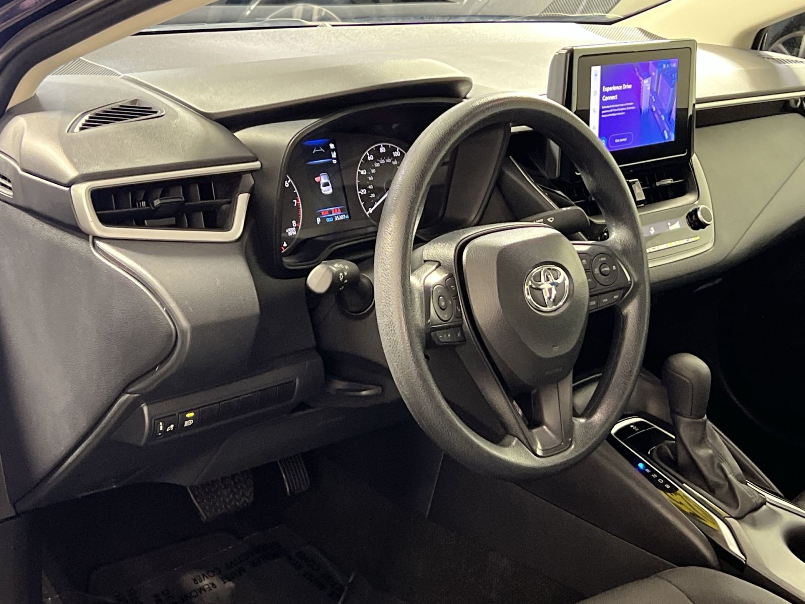 Used 2025 Toyota Corolla LE FWD image 16