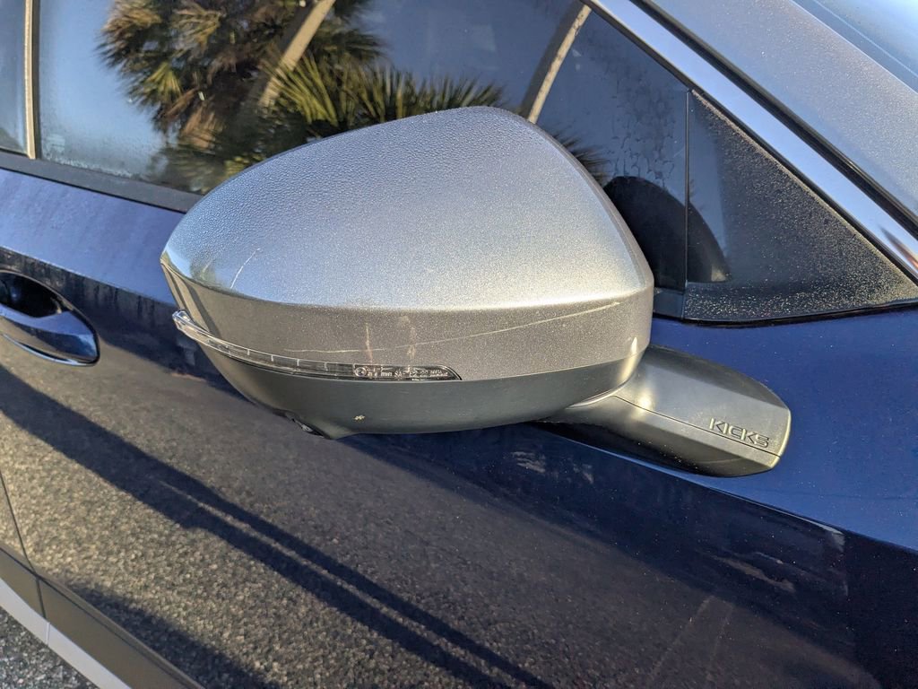 Used 2025 Nissan Kicks SR FWD image 12