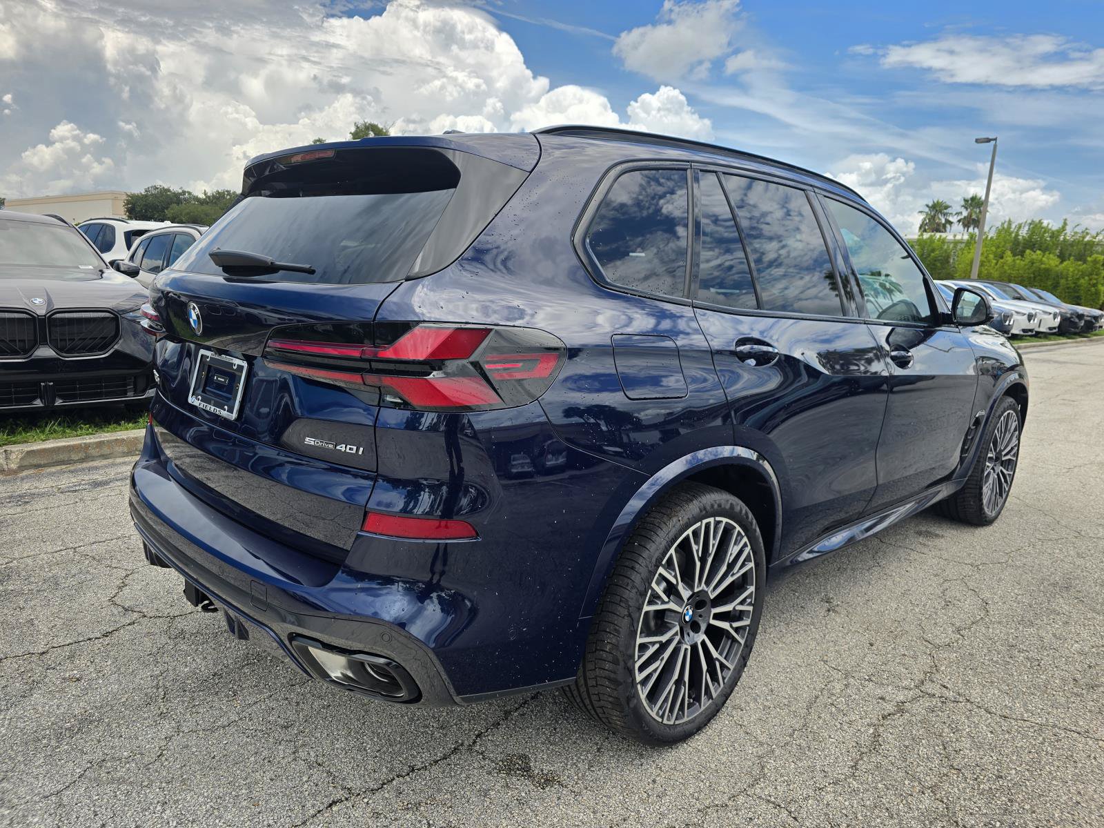 New 2026 BMW X5 sDrive40i w/ M Sport Package RWD image 3