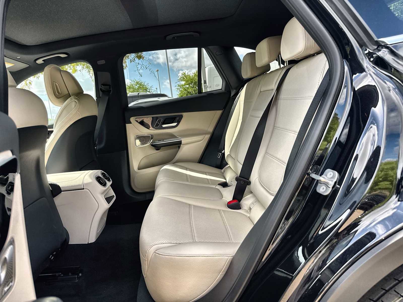 New 2026 Mercedes-Benz GLC 300 image 4