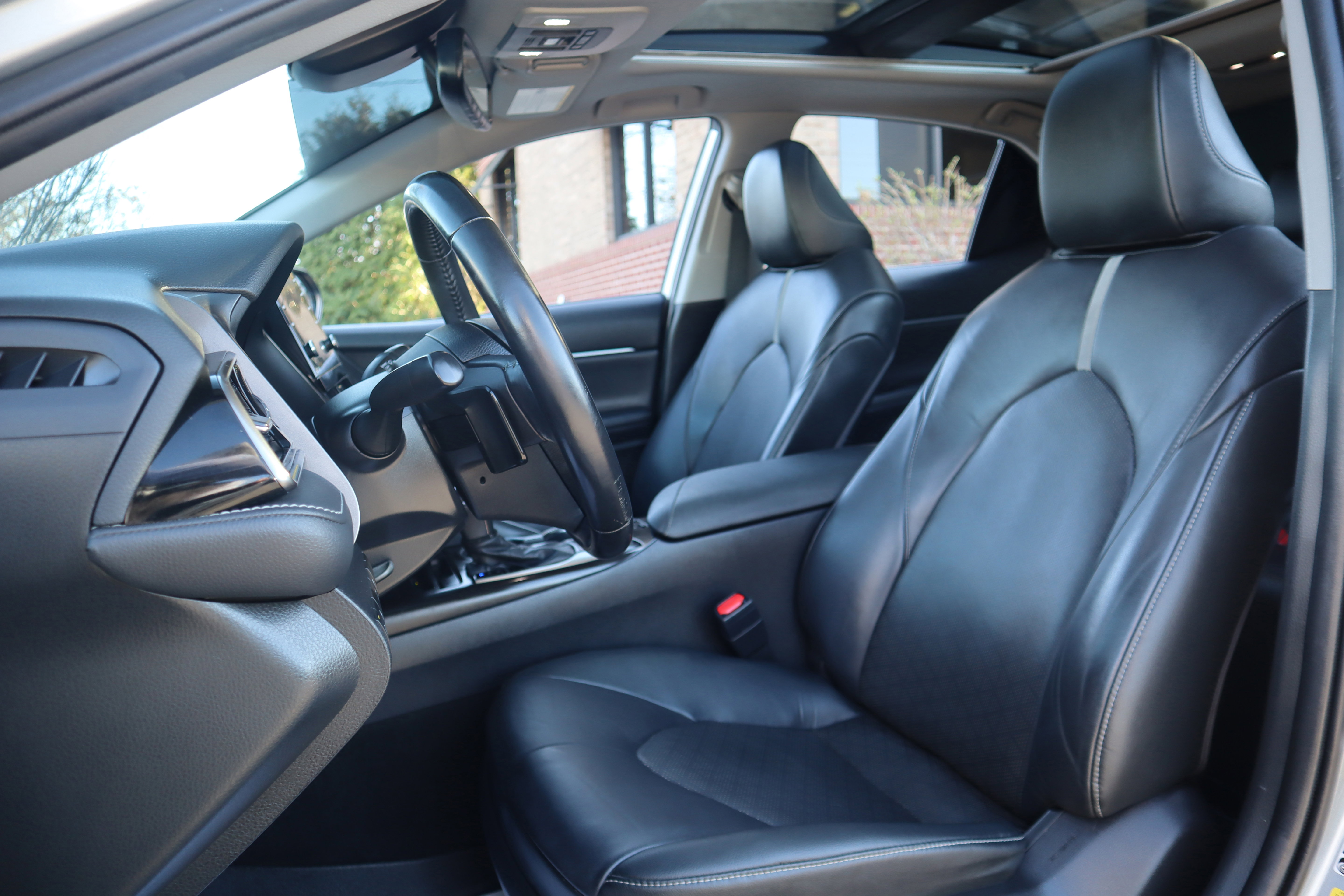 Used 2021 Toyota Camry XSE image 28