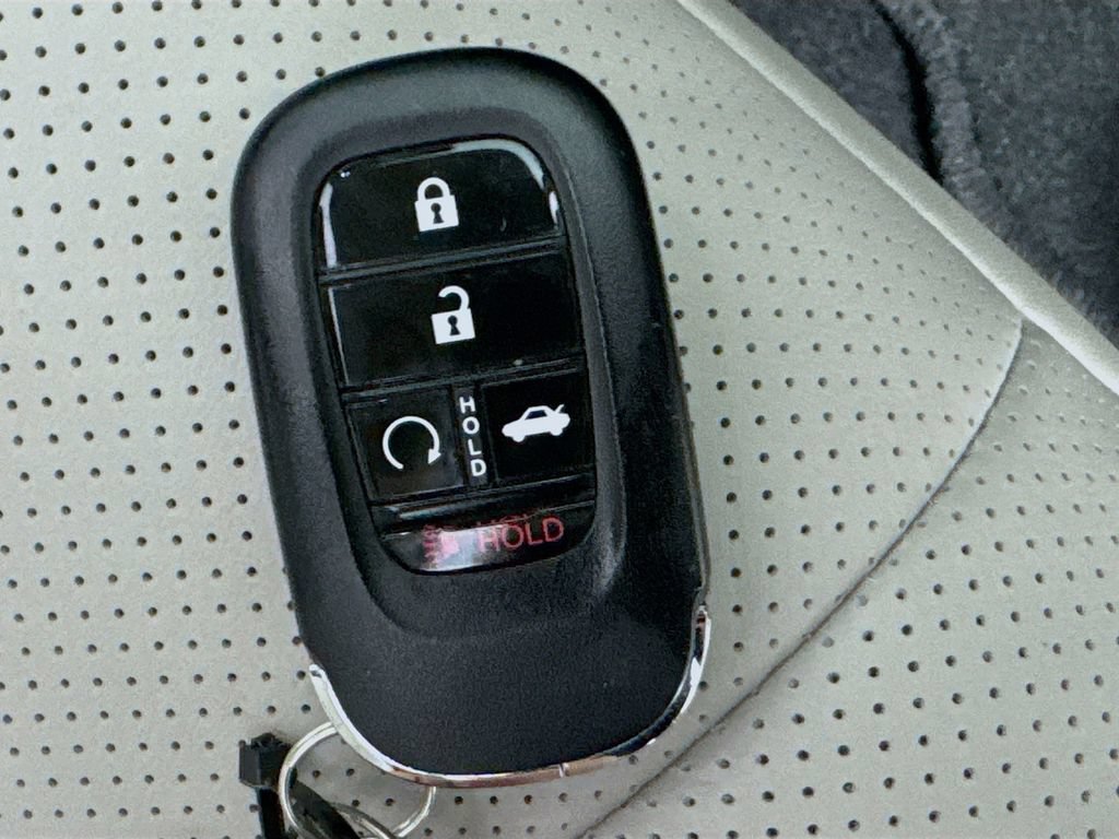 Certified 2025 Honda Accord Touring image 40