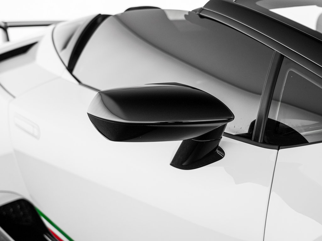 Used 2018 Lamborghini Huracan Performante AWD/4WD image 38