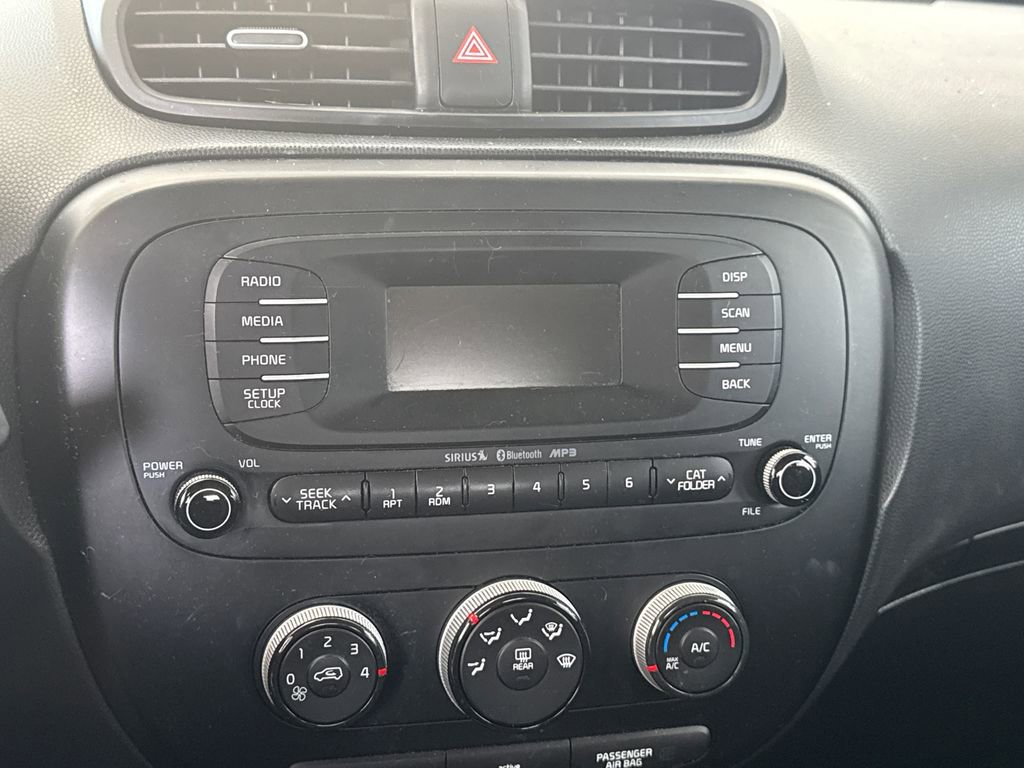 Used 2014 Kia Soul + FWD image 9