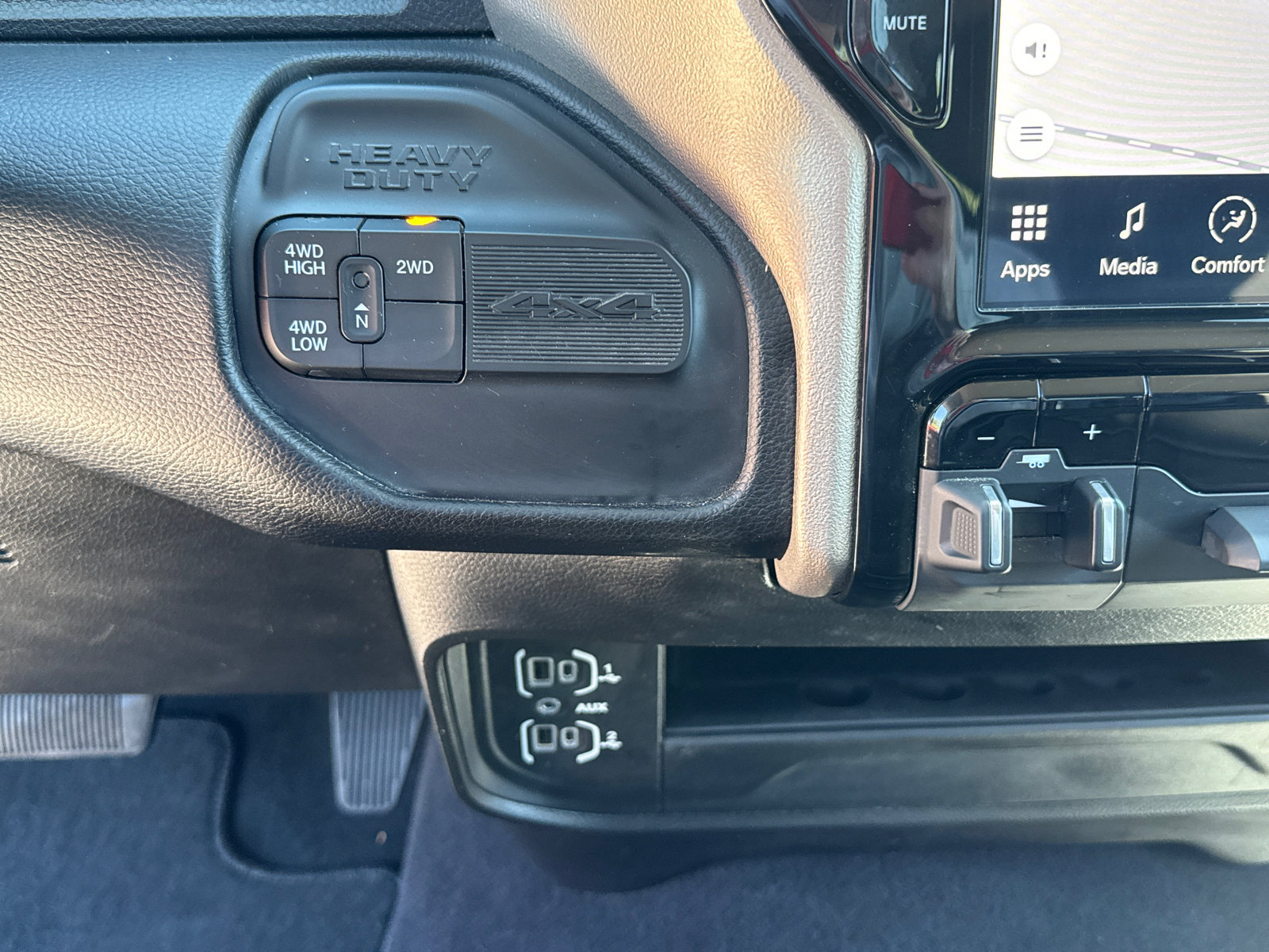 Used 2024 RAM 2500 Laramie AWD/4WD image 15