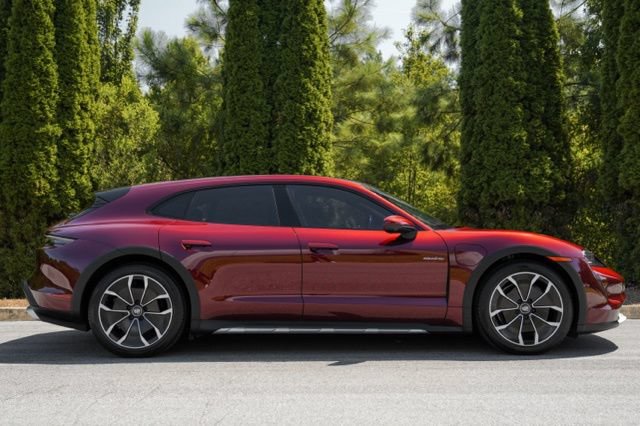 Used 2022 Porsche Taycan 4 Cross Turismo w/ Premium Package AWD/4WD image 12