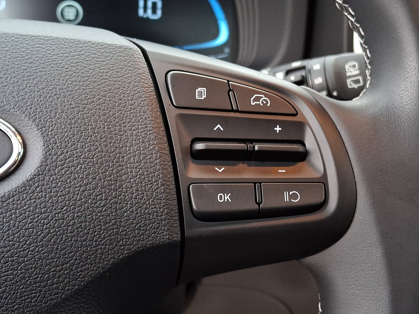 Used 2026 Hyundai Venue SEL FWD image 24