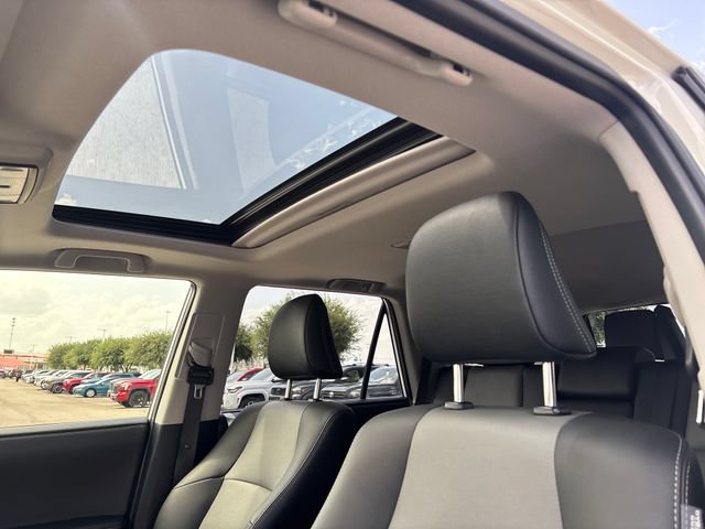 Used 2021 Toyota 4Runner SR5 Premium w/ Moonroof Package RWD image 37
