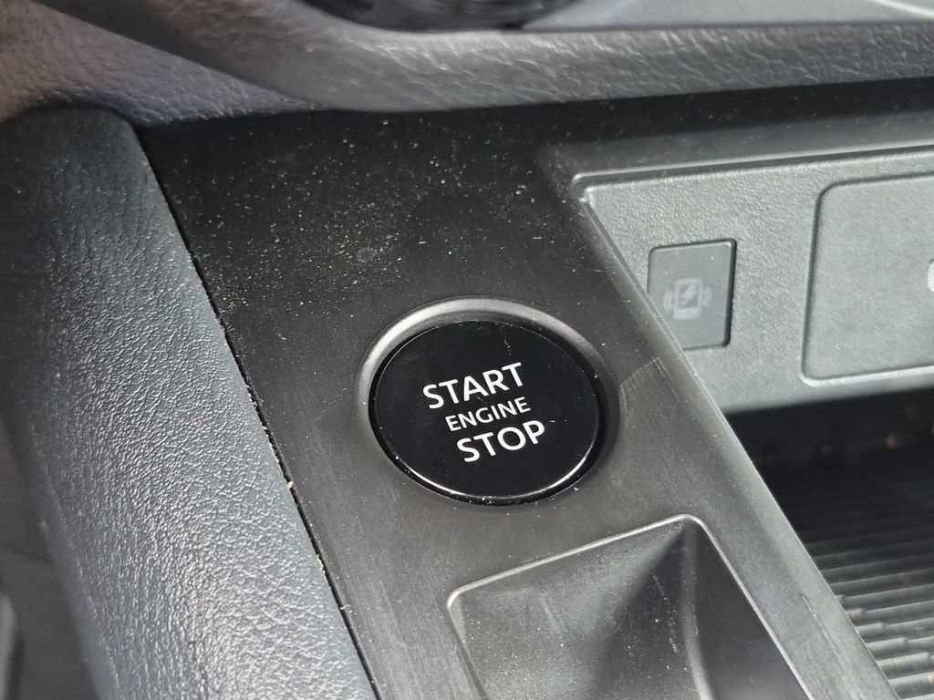 Used 2026 Nissan Kicks SV AWD/4WD image 16
