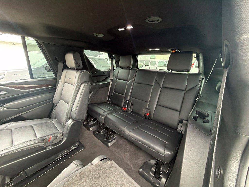 Used 2023 Cadillac Escalade Luxury AWD/4WD image 37