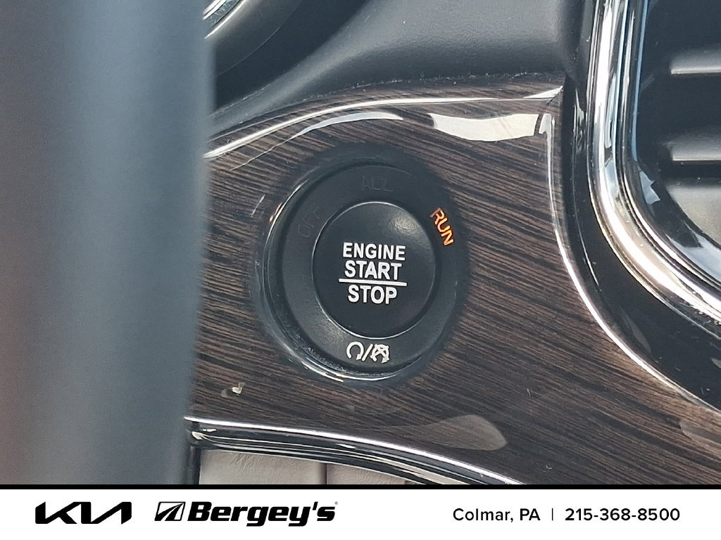 Used 2019 Jeep Grand Cherokee Summit AWD/4WD image 27