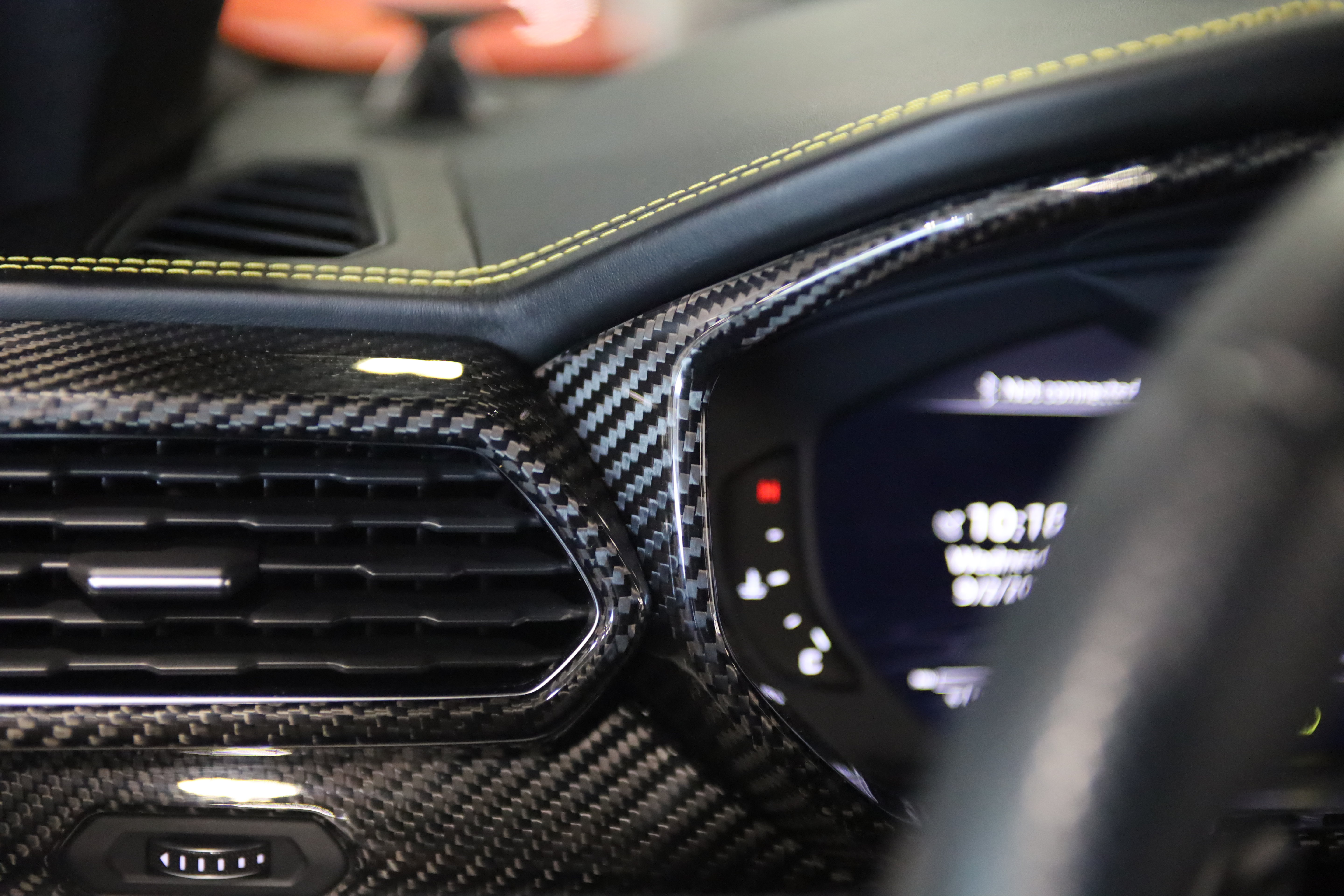 Used 2019 Lamborghini Urus AWD/4WD image 33