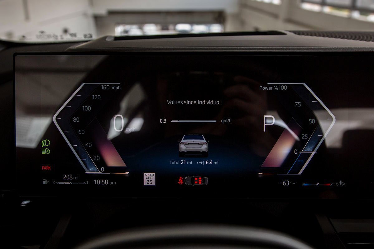 Used 2025 BMW 530i xDrive 530i xDrive w/ Premium Package image 10