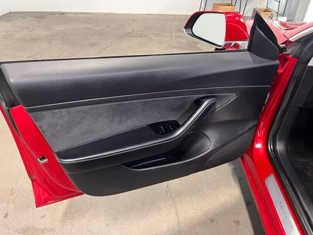 Used 2020 Tesla Model 3 Standard Range Plus image 23