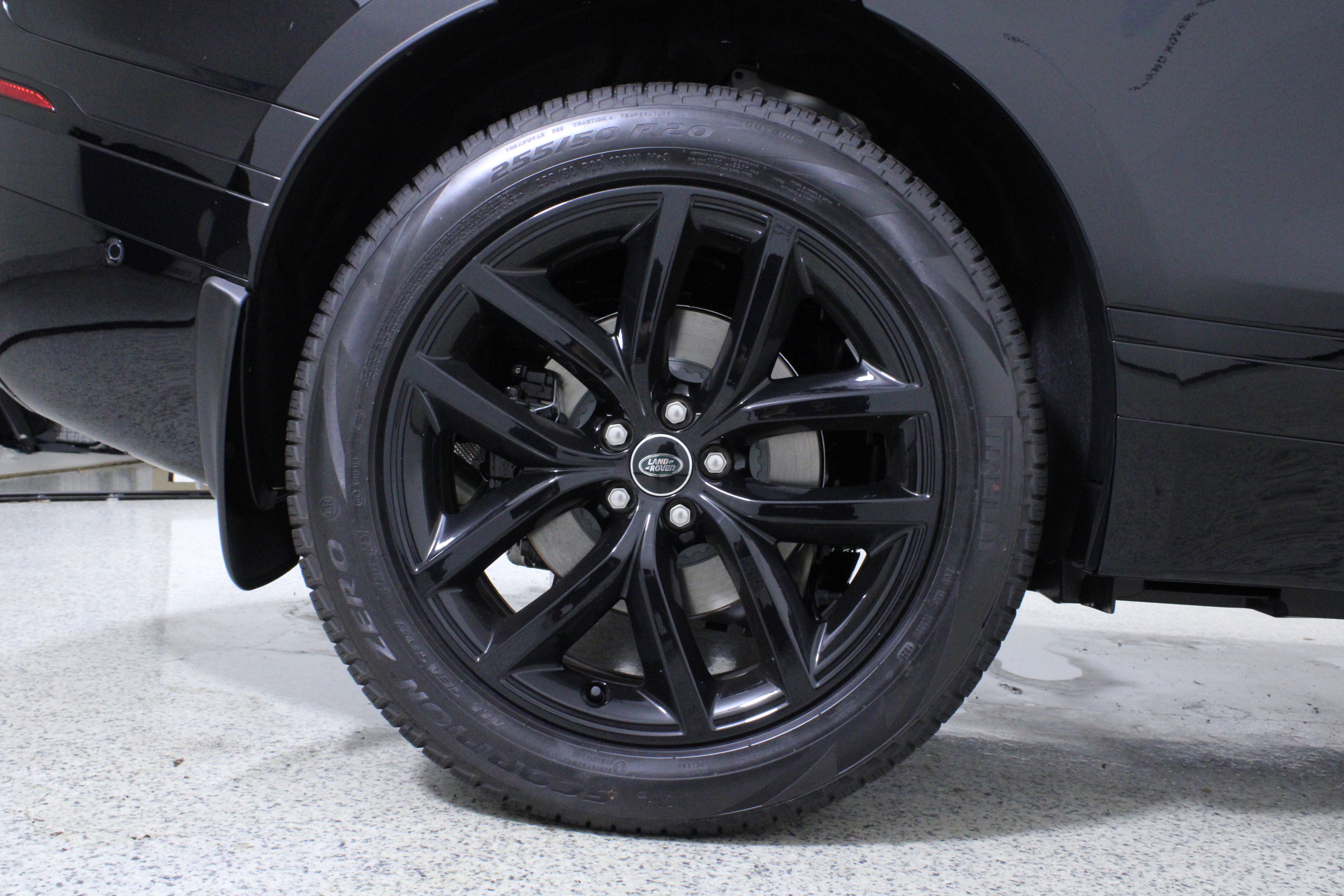 New 2026 Land Rover Range Rover Velar Dynamic SE image 8