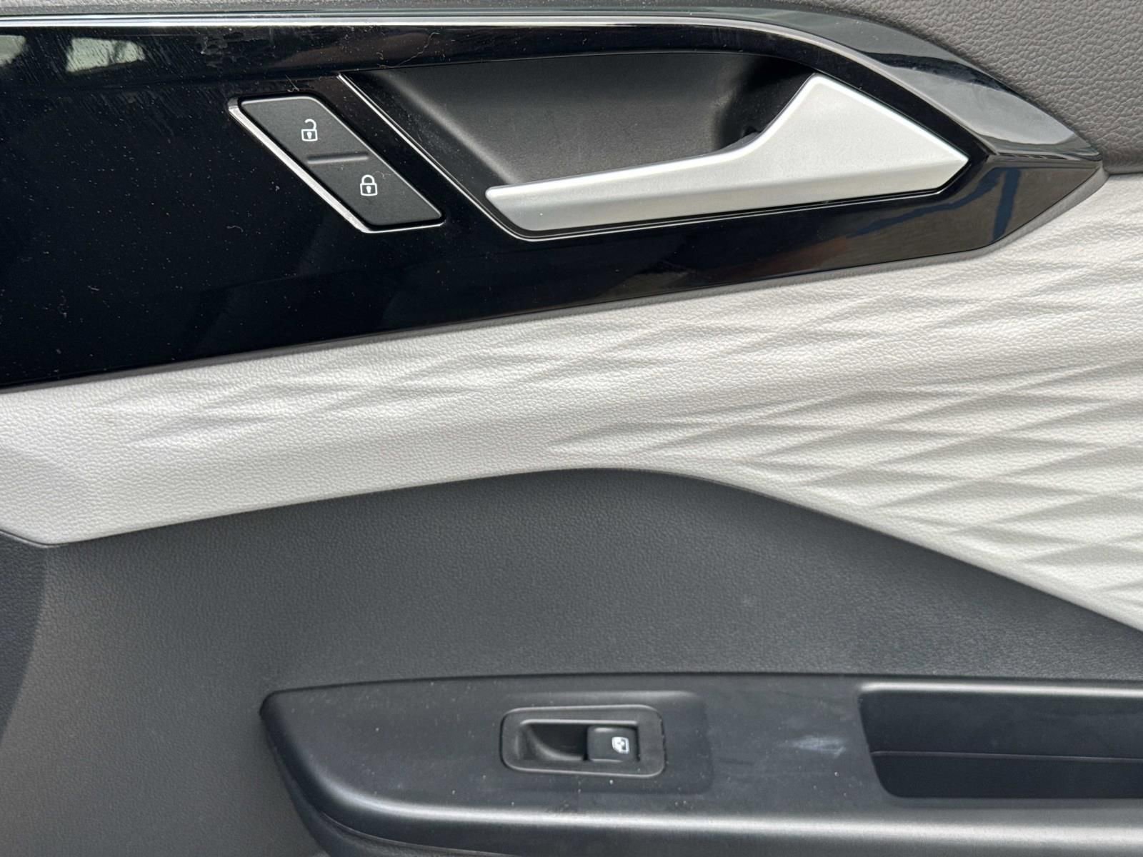 Used 2023 Volkswagen Taos S image 14