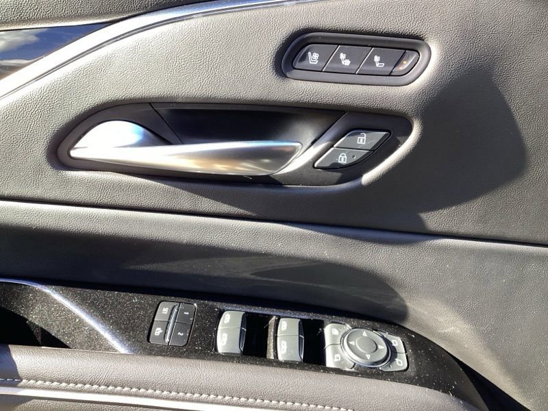 Used 2024 Cadillac Escalade Sport w/ LPO, ONYX Package image 4