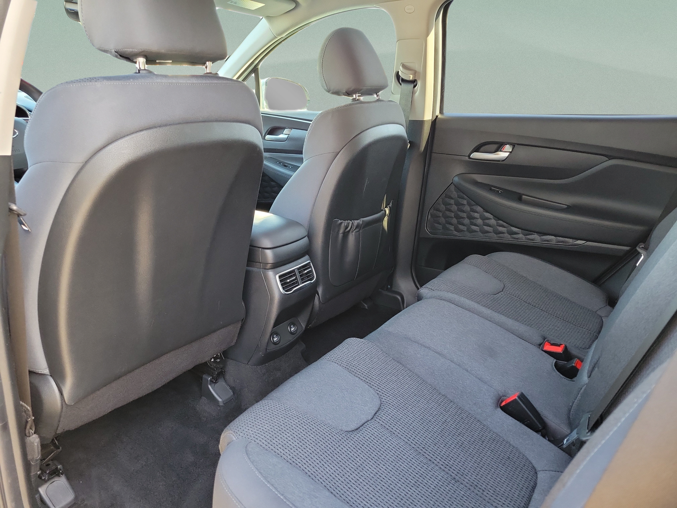 Used 2022 Hyundai Santa Fe SEL w/ Cargo Package FWD image 6