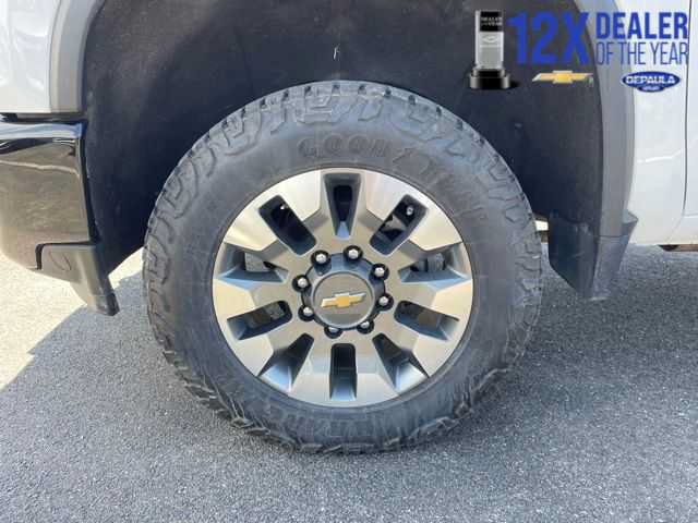 Certified 2022 Chevrolet Silverado 2500 Custom w/ Custom Convenience Package AWD/4WD image 6