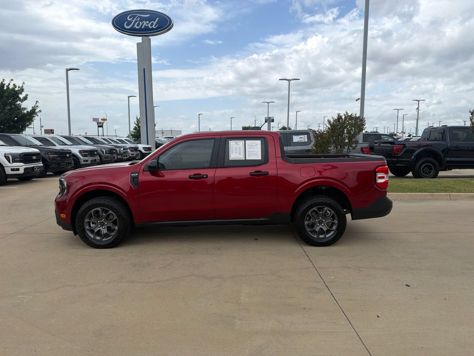 Certified 2025 Ford Maverick XLT w/ XLT Luxury Package AWD/4WD image 2