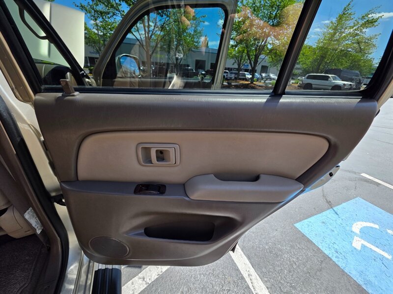 Used 2001 Toyota 4Runner Limited AWD/4WD image 38