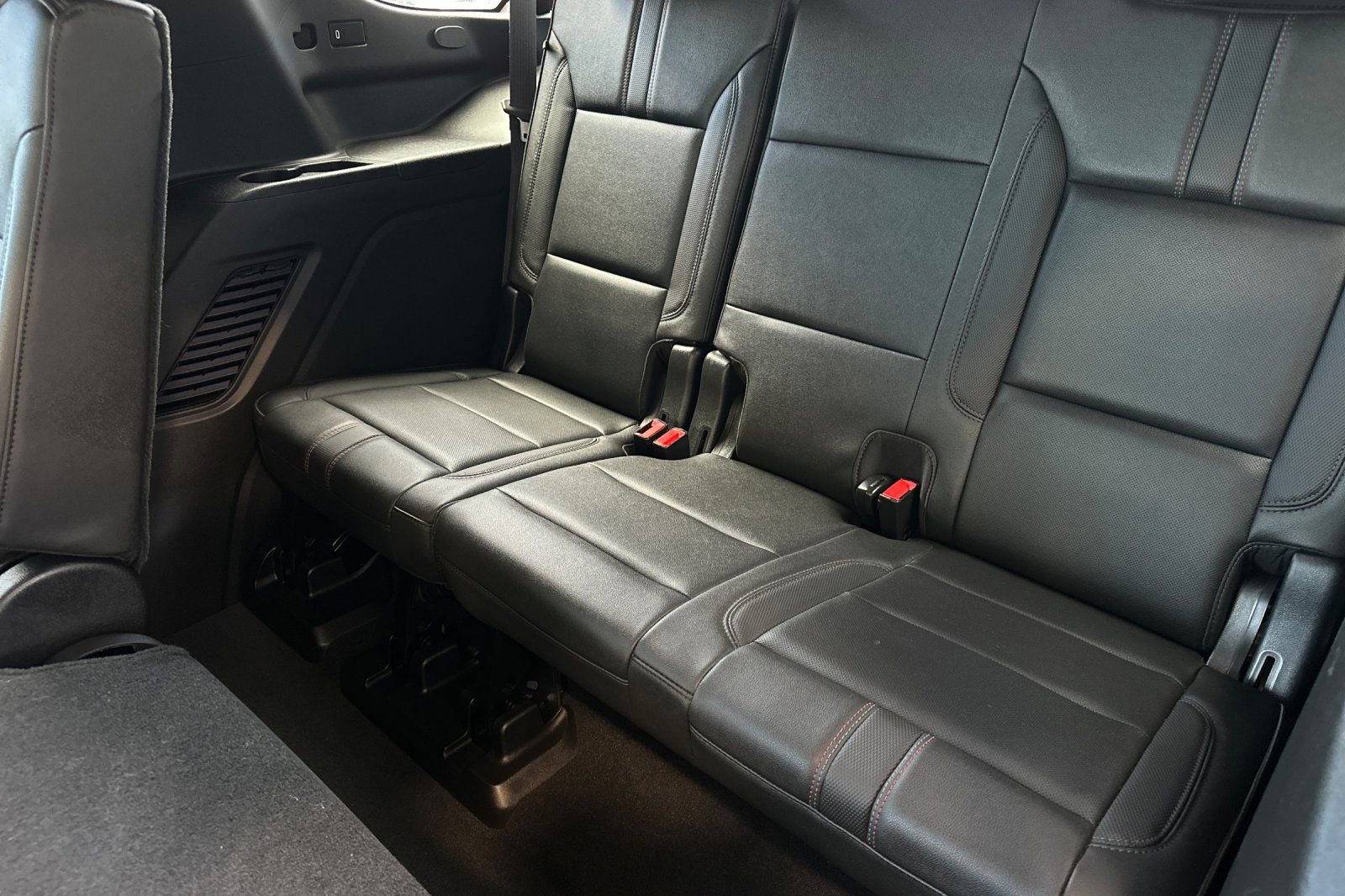 Used 2021 Chevrolet Tahoe RST w/ Luxury Package RWD image 19